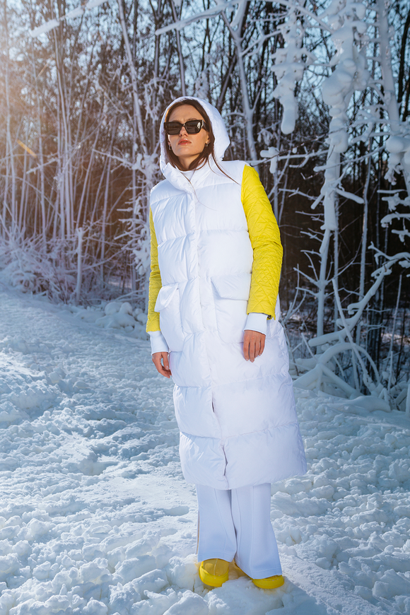 Oversized down jacket "Laura" with a hood, white color