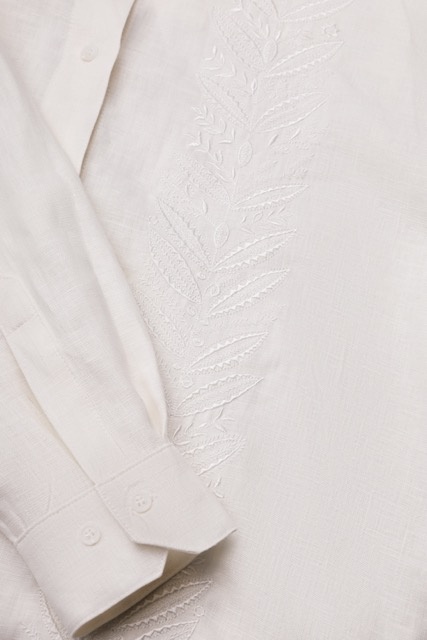 White linen shirt with embroidery m-l